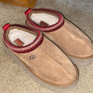Authentic Ugg Tasmans Womens  Suede slippers NWT size 9